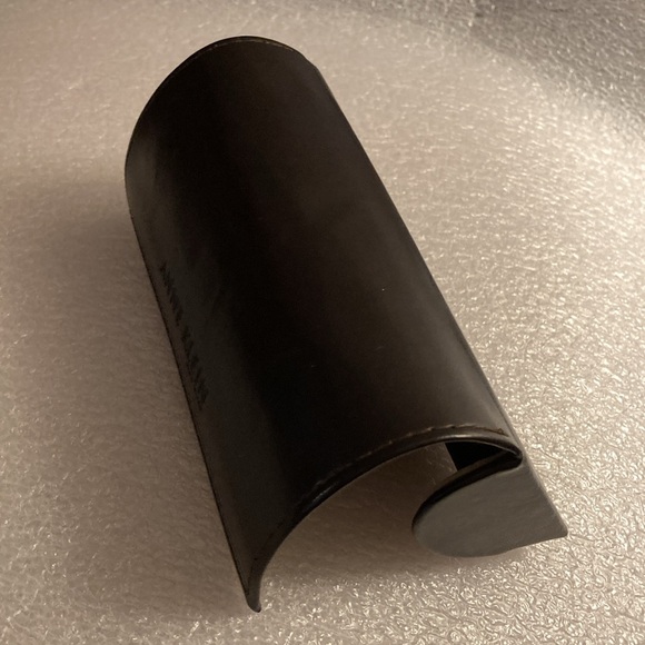 Anne Klein New York Embossed Brown Leather Hard Shell Magnetic Eyeglass Case - Picture 6 of 9